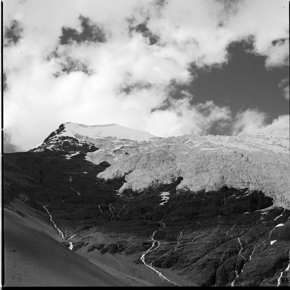nochin kangsang glacier (hasselblad 503cx)